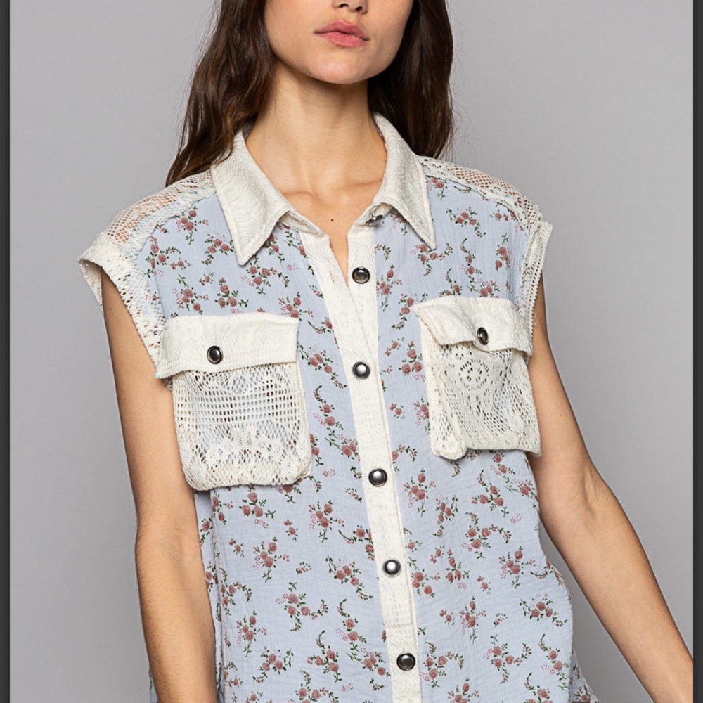 POL Floral‎ Lace Button-Up Tank size small blouse New!